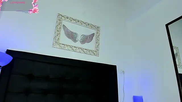 Snapshot of Lola_Blondie chatting on 10-02-25, 12:23 Lola Blondie online show from 10-02-25, 12:23