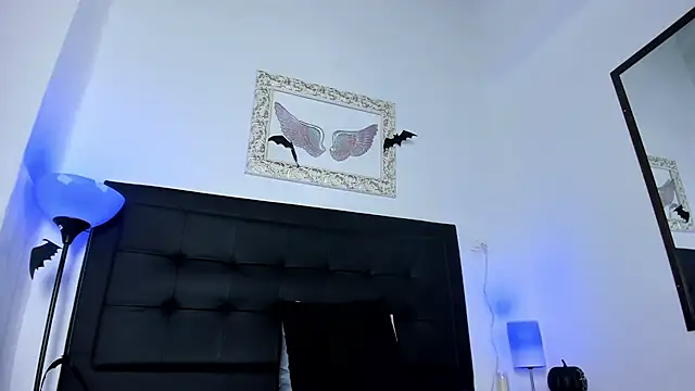 Snapshot of Lola_Blondie chatting on 11-05-25, 12:38 Lola Blondie online show from 11-05-25, 12:38