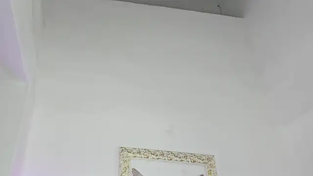 Snapshot of Lola_Blondie chatting on 11-11-25, 12:27 Lola Blondie online show from 11-11-25, 12:27