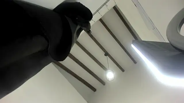 Snapshot of Lola_Blondie chatting on 11-17-25, 12:11 Lola Blondie online show from 11-17-25, 12:11