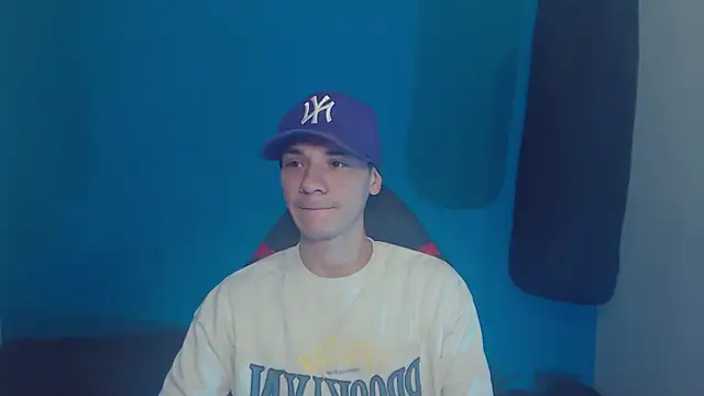 Snapshot of Burperking420_ chatting on 03-16-25, 09:37 Burperking420 online show from 03-16-25, 09:37