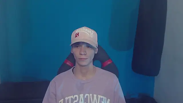 Snapshot of Burperking420_ chatting on 03-17-25, 09:23 Burperking420 online show from 03-17-25, 09:23