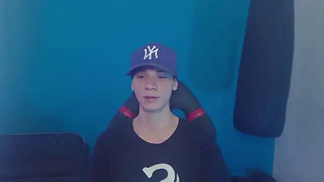 Snapshot of Burperking420_ chatting on 03-22-25, 07:20 Burperking420 online show from 03-22-25, 07:20