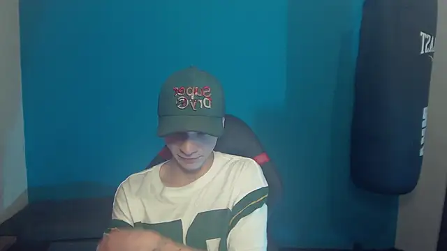 Snapshot of Burperking420_ chatting on 10-06-25, 08:50 Burperking420 online show from 10-06-25, 08:50