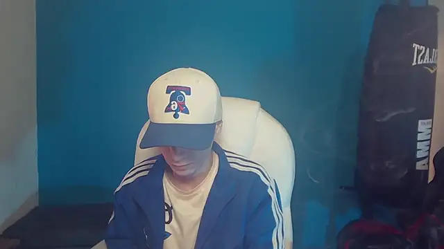 Snapshot of Burperking420_ chatting on 10-21-25, 09:59 Burperking420 online show from 10-21-25, 09:59