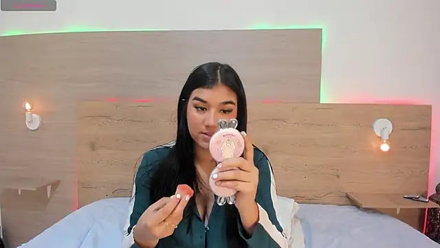 Snapshot of _Ananyaa_lovd chatting on 09-24-25, 11:57 Ananyaa lovd online show from 09-24-25, 11:57