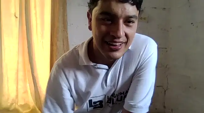 Snapshot of hino_chan chatting on 03-08-25, 05:33 hino chan online show from 03-08-25, 05:33