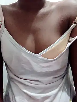 Snapshot of naughtyreva chatting on 03-19-25, 04:25 naughtyreva online show from 03-19-25, 04:25