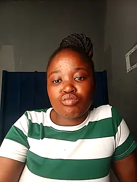 Snapshot of SexyShybarbie chatting on 10-15-25, 06:46 SexyShybarbie online show from 10-15-25, 06:46