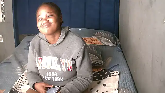 SexyShybarbie online show from 12-15-25, 04:50