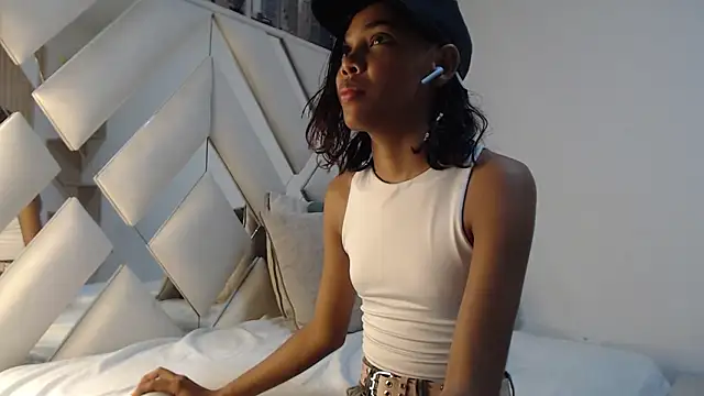 willow smitt online show from 04-26-26, 01:53