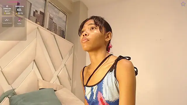 Snapshot of willow_smitt chatting on 05-06-26, 01:05 willow smitt online show from 05-06-26, 01:05