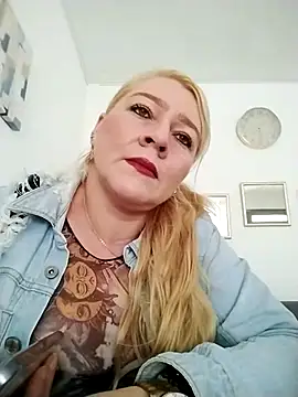 Snapshot of Saraleens1 chatting on 03-07-25, 07:05 Saraleens1 online show from 03-07-25, 07:05