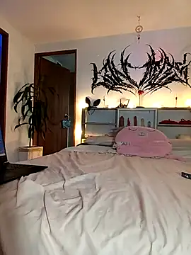 Lia Valmont online show from 04-22-26, 01:01