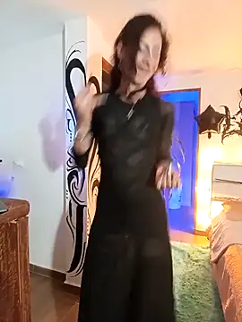 Lia Valmont online show from 04-29-26, 04:05