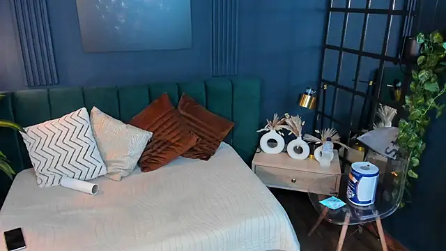 roxy hell online show from 03-20-25, 07:04