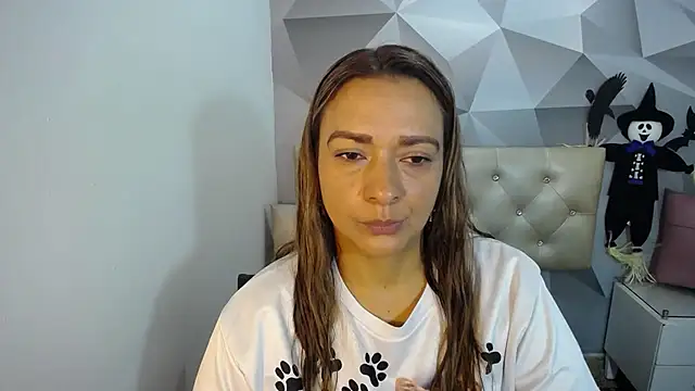 Milf-Prettyboobs online show from 10-31-25, 11:00