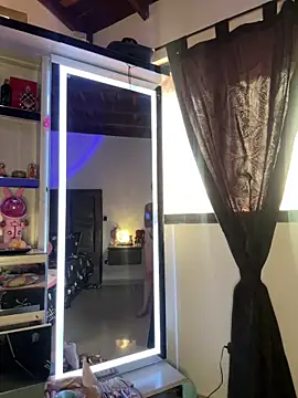 Snapshot of Paulet_Johnson chatting on 11-26-25, 08:54 Paulet Johnson online show from 11-26-25, 08:54