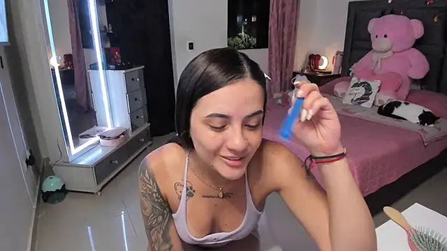 Snapshot of Paulet_Johnson chatting on 03-27-26, 04:51 Paulet Johnson online show from 03-27-26, 04:51