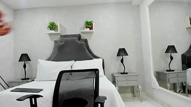 Snapshot of NaomiFrost chatting on 03-16-25, 02:53 NaomiFrost online show from 03-16-25, 02:53