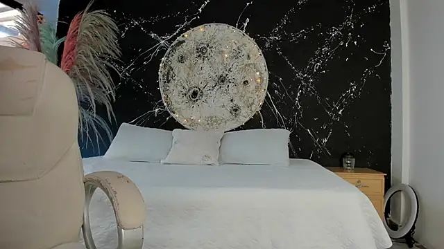 Snapshot of NaomiFrost chatting on 11-20-25, 01:33 NaomiFrost online show from 11-20-25, 01:33