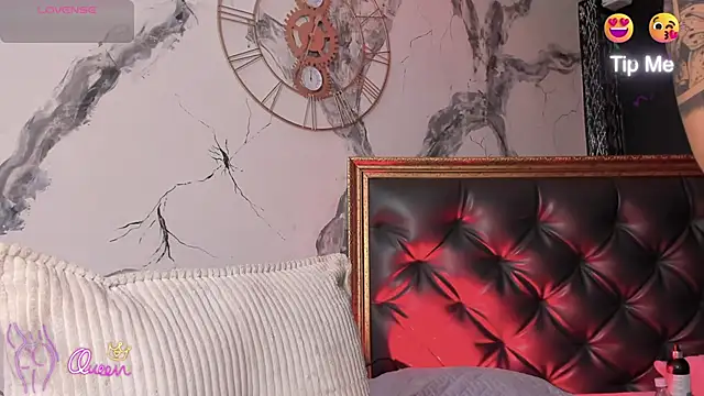 Snapshot of NaomiFrost chatting on 03-10-26, 01:05 NaomiFrost online show from 03-10-26, 01:05