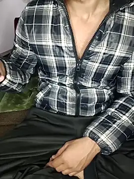 Snapshot of HARSHHU01 chatting on 12-02-25, 04:57 HARSHHU01 online show from 12-02-25, 04:57