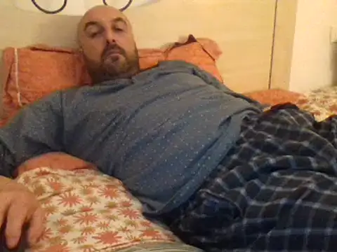 Snapshot of maxxxio12 chatting on 03-09-25, 05:28 maxxxio12 online show from 03-09-25, 05:28