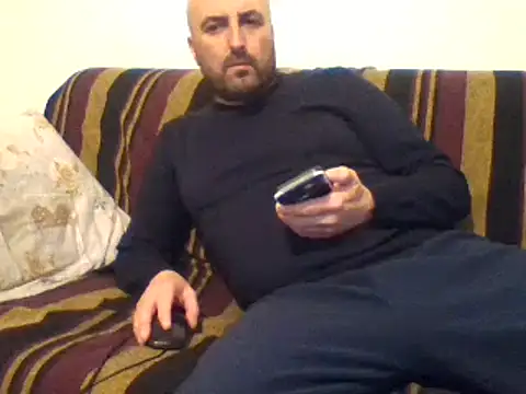 Snapshot of maxxxio12 chatting on 03-14-25, 01:35 maxxxio12 online show from 03-14-25, 01:35