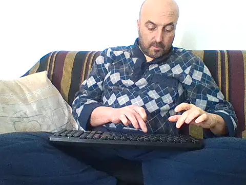 Snapshot of maxxxio12 chatting on 03-15-25, 09:52 maxxxio12 online show from 03-15-25, 09:52