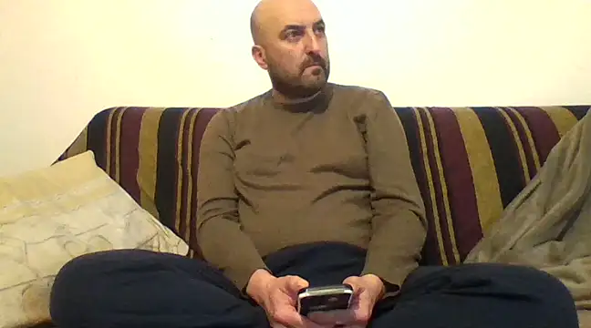 Snapshot of maxxxio12 chatting on 03-15-25, 08:21 maxxxio12 online show from 03-15-25, 08:21