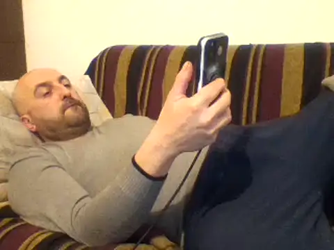 Snapshot of maxxxio12 chatting on 03-21-25, 10:39 maxxxio12 online show from 03-21-25, 10:39