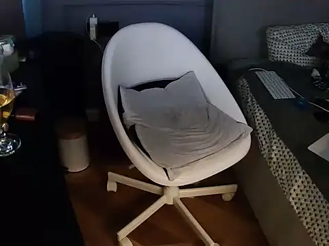 Snapshot of SavagesGN chatting on 11-24-25, 02:17 SavagesGN online show from 11-24-25, 02:17