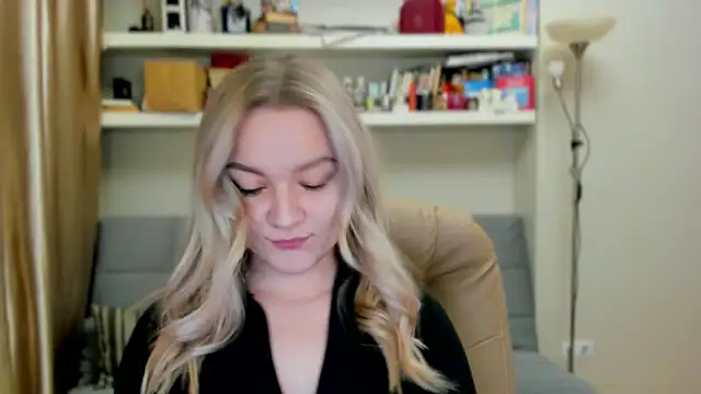 Kara Smith  online show from 11-03-25, 12:13