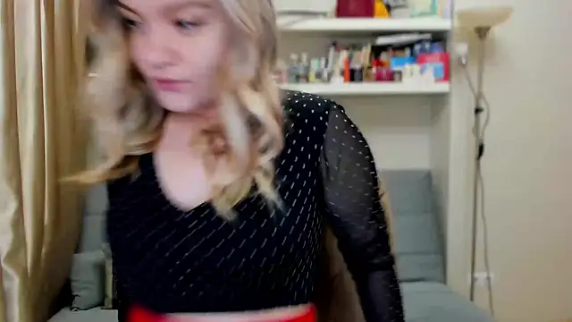 Snapshot of Kara_Smith_ chatting on 11-16-25, 09:53 Kara Smith online show from 11-16-25, 09:53