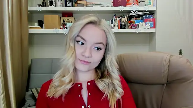 Snapshot of Kara_Smith_ chatting on 12-14-25, 10:47 Kara Smith online show from 12-14-25, 10:47