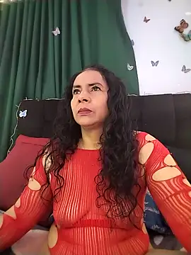 AlexaNovoa  online show from 11-12-25, 12:55