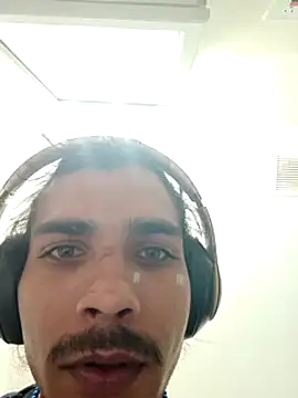 Snapshot of HazelEyedJay420 chatting on 03-18-25, 03:20 HazelEyedJay420 online show from 03-18-25, 03:20