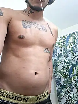 Snapshot of HazelEyedJay420 chatting on 01-09-26, 05:10 HazelEyedJay420 online show from 01-09-26, 05:10