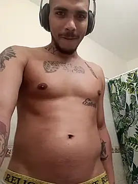 Snapshot of HazelEyedJay420 chatting on 01-12-26, 05:45 HazelEyedJay420 online show from 01-12-26, 05:45