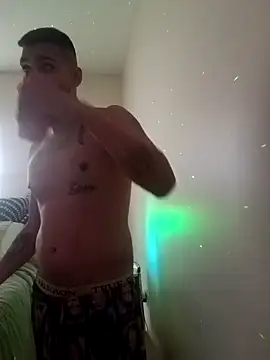 Snapshot of HazelEyedJay420 chatting on 01-14-26, 01:17 HazelEyedJay420 online show from 01-14-26, 01:17