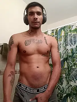 Snapshot of HazelEyedJay420 chatting on 03-08-26, 09:24 HazelEyedJay420 online show from 03-08-26, 09:24