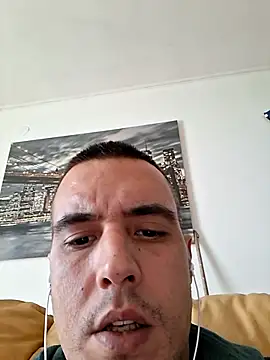 Snapshot of marco199077 chatting on 03-19-26, 10:41 marco199077 online show from 03-19-26, 10:41