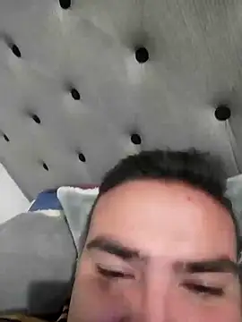 Snapshot of Andy-rtg chatting on 03-21-25, 02:18 Andy-rtg online show from 03-21-25, 02:18