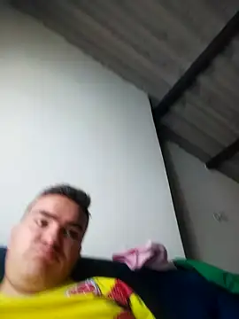 Snapshot of Andy-rtg chatting on 11-22-25, 02:27 Andy-rtg online show from 11-22-25, 02:27