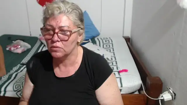 Snapshot of Olgahunder chatting on 02-23-26, 09:34 Olgahunder online show from 02-23-26, 09:34