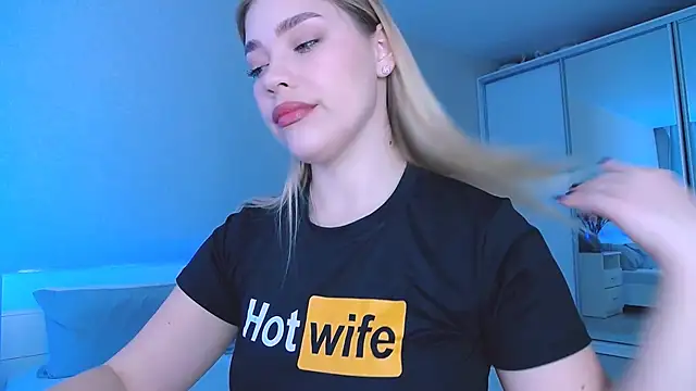 Snapshot of DIANAxxxDIAMOND chatting on 10-13-25, 08:03 DIANAxxxDIAMOND online show from 10-13-25, 08:03