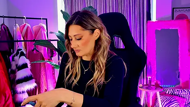 SarahAlluring online show from 04-29-26, 01:04