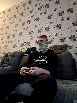 ThePython666 online show from 10-27-25, 03:38