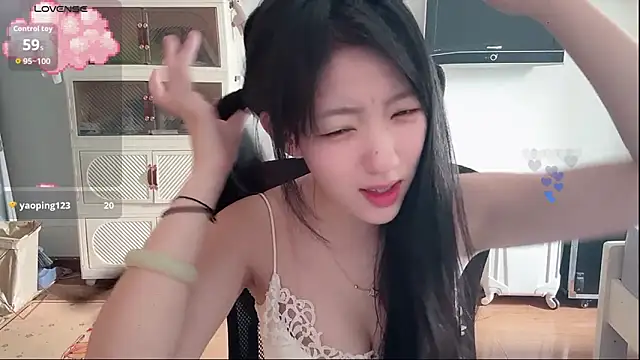 umi-dd online show from 06-18-26, 04:57